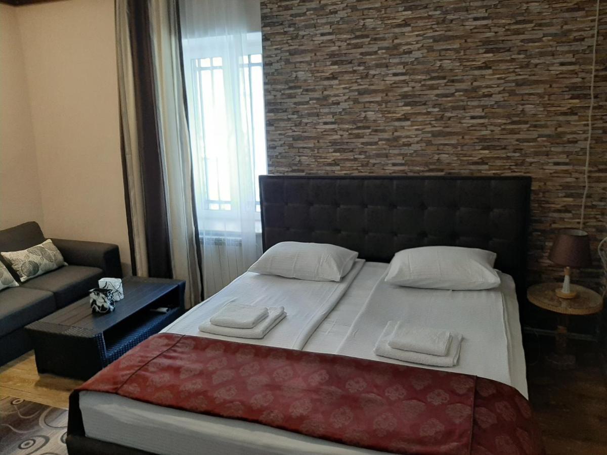 Shara Talyan Guest House & Tours Erivan Exterior foto